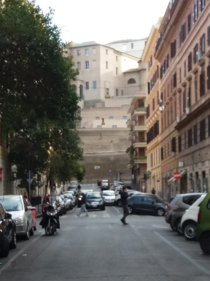 Sylvia Stylish Vatican Apartment ローマ エクステリア 写真